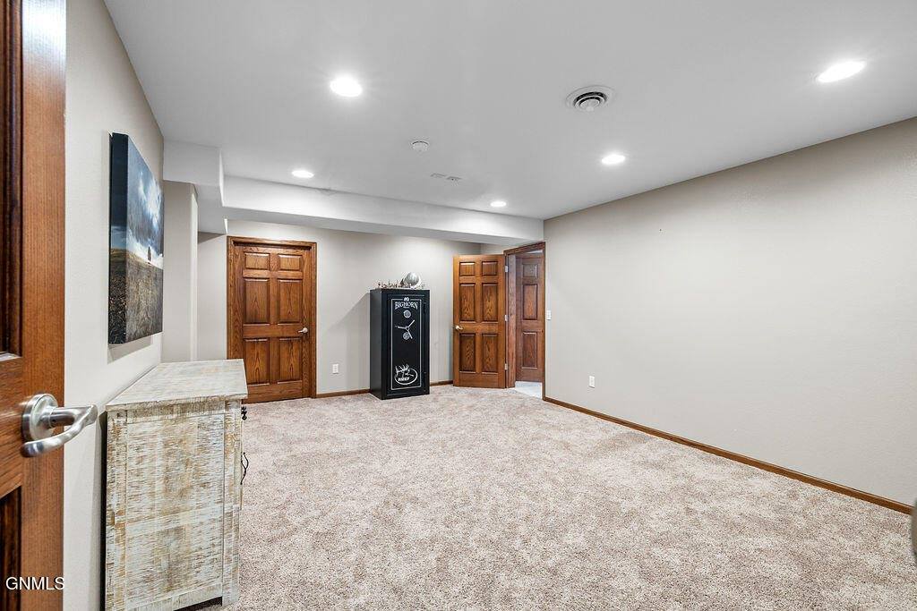 14003 Prairie Lane, Williston, ND 58801