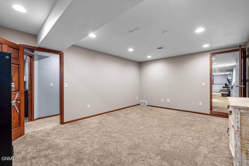 14003 Prairie Lane, Williston, ND 58801