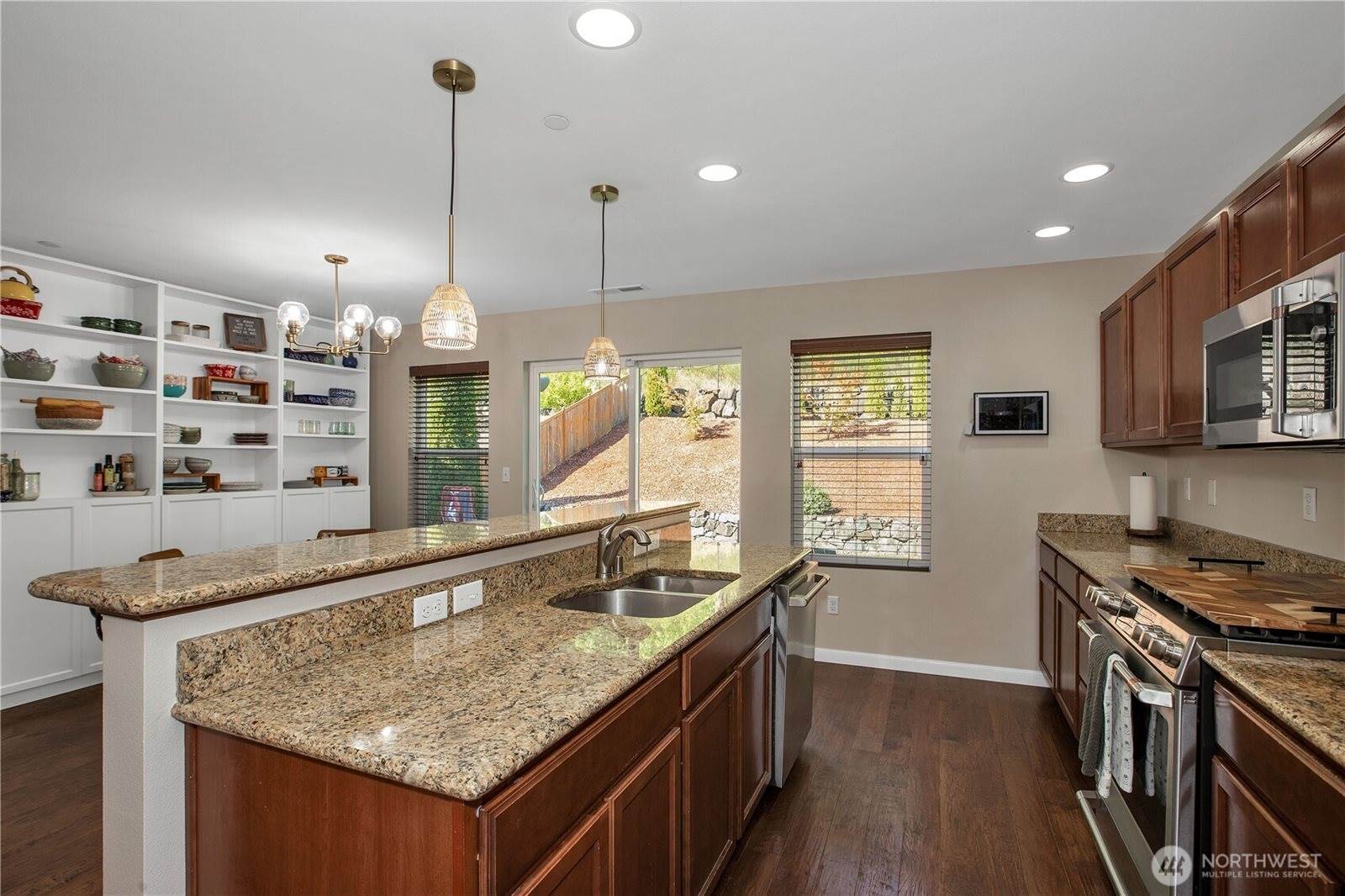 1162 Swan Loop, Dupont, WA 98327