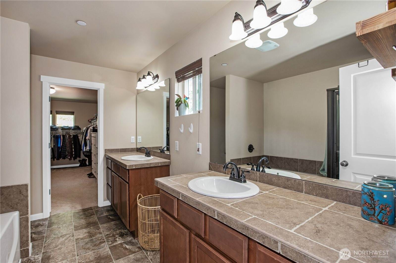 1162 Swan Loop, Dupont, WA 98327