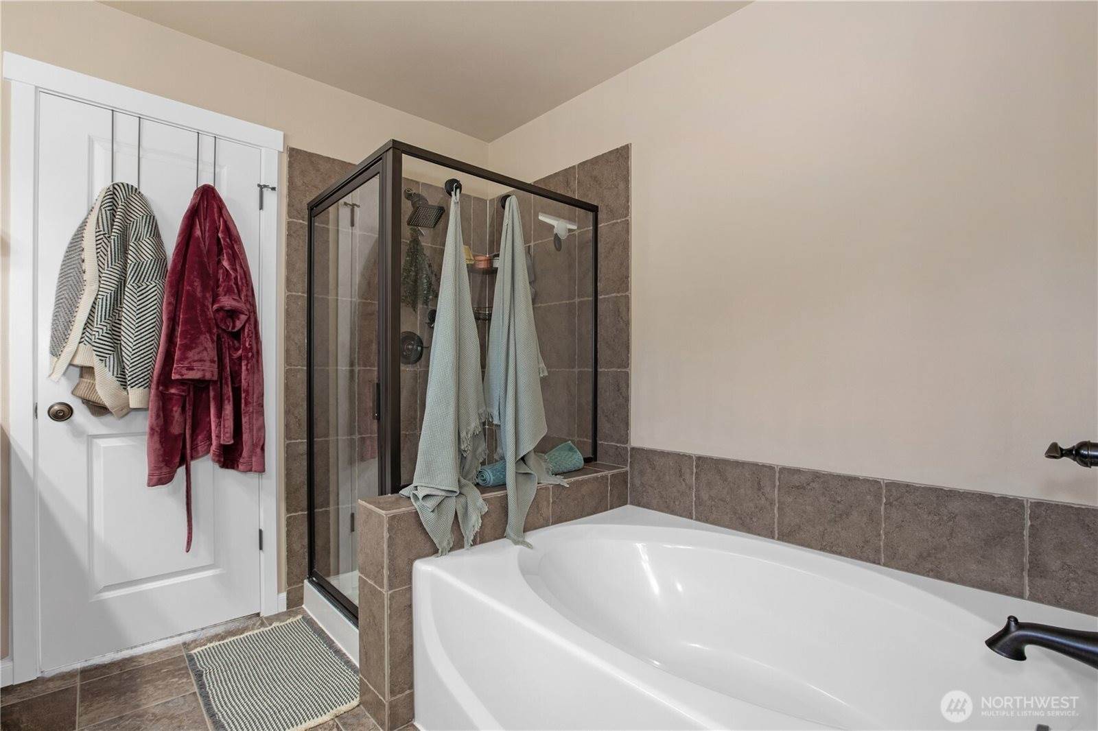 1162 Swan Loop, Dupont, WA 98327