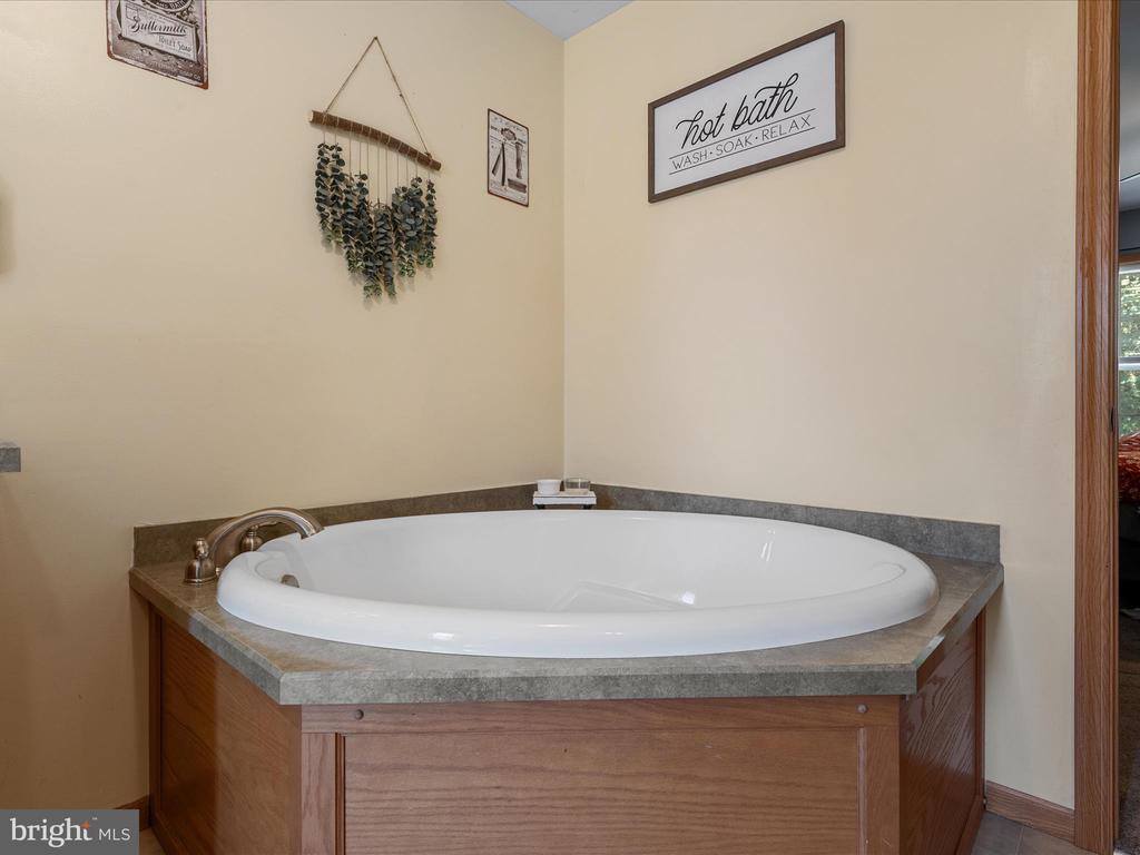 46 Solomons Court, Hedgesville, WV 25427