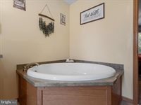 46 Solomons Court, Hedgesville, WV 25427