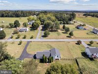 600 Canterbury Drive, Martinsburg, WV 25403