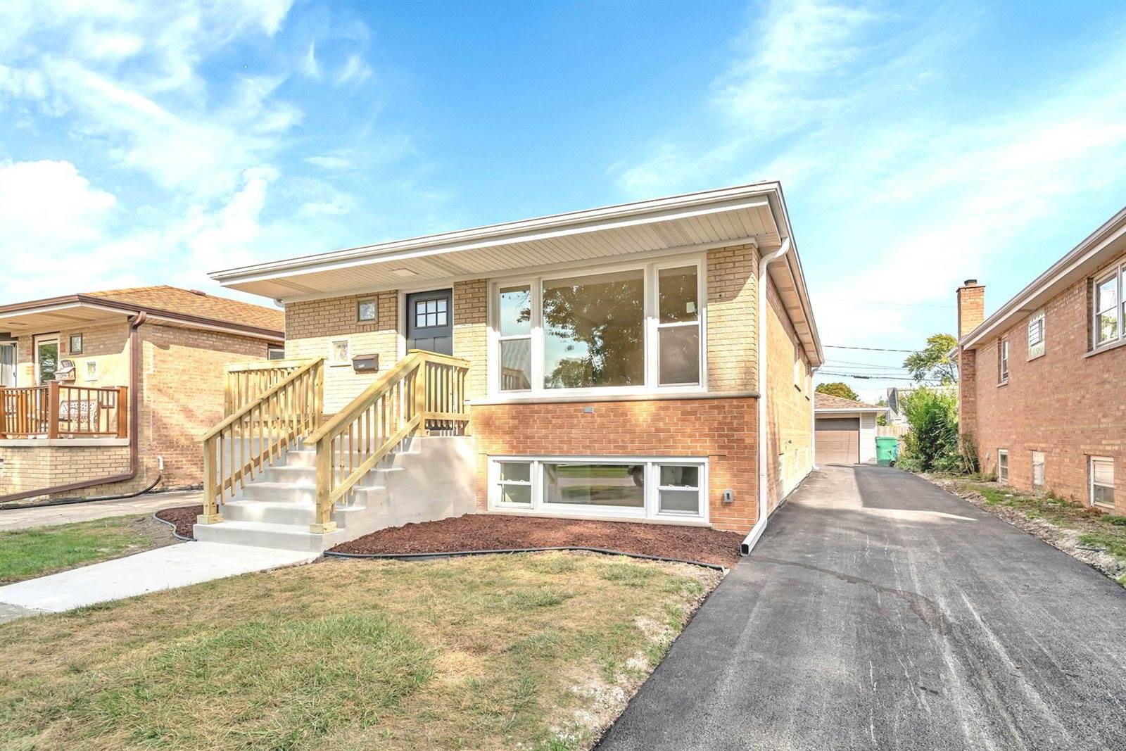 8019 Natchez Avenue, Burbank, IL 60459