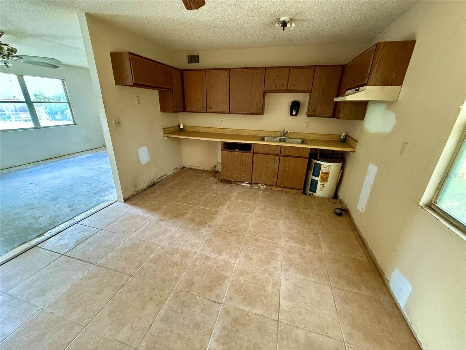 5971 NW 11TH Place, Ocala, FL 34482