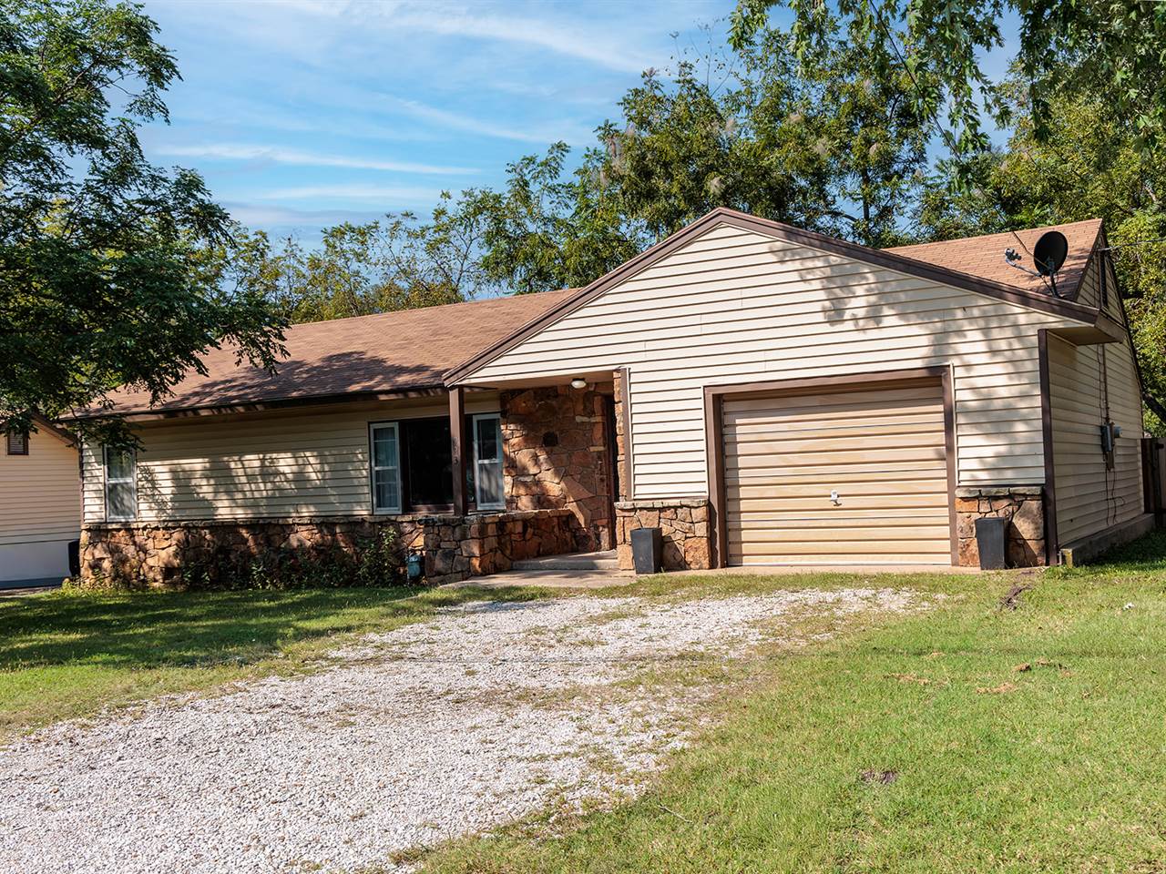 923 Harris, Winfield, KS 67156
