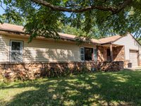 923 Harris, Winfield, KS 67156