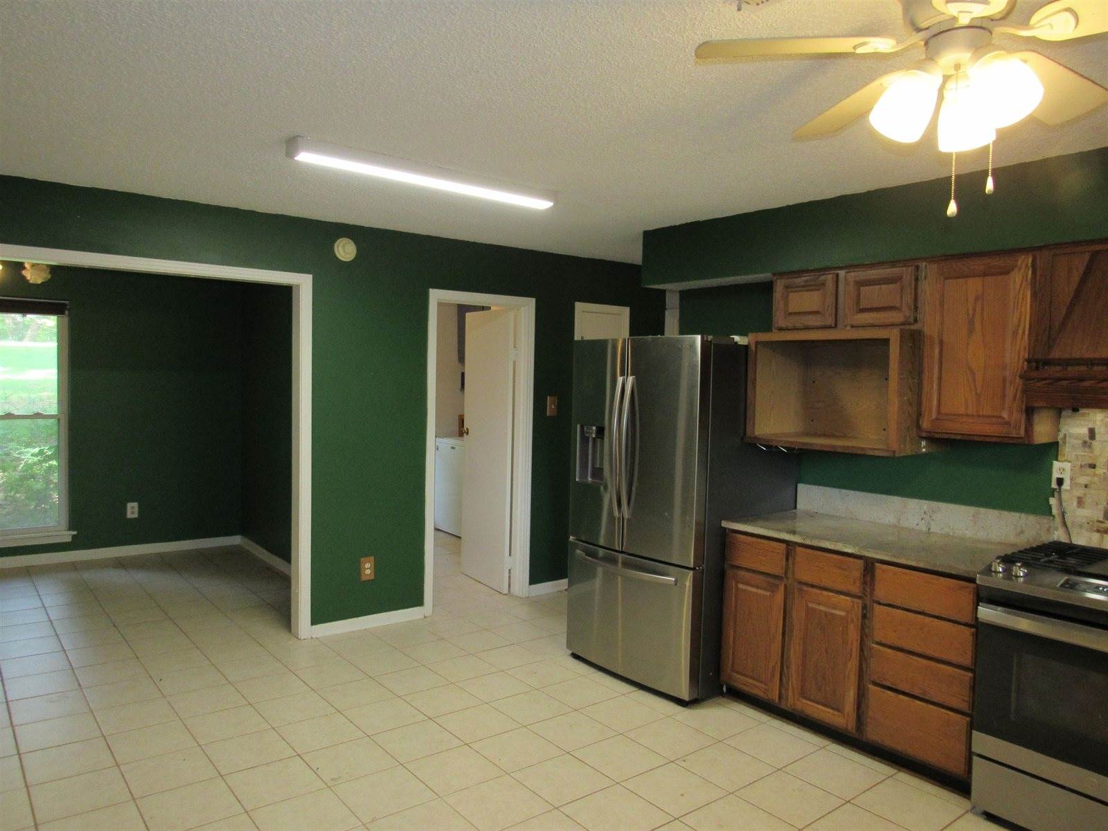 7790 Deer Lake Dr, Unincorporated, TN 38053