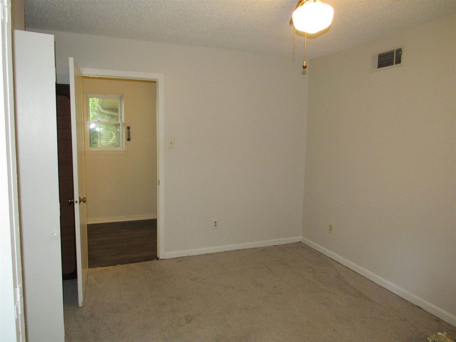 7790 Deer Lake Dr, Unincorporated, TN 38053