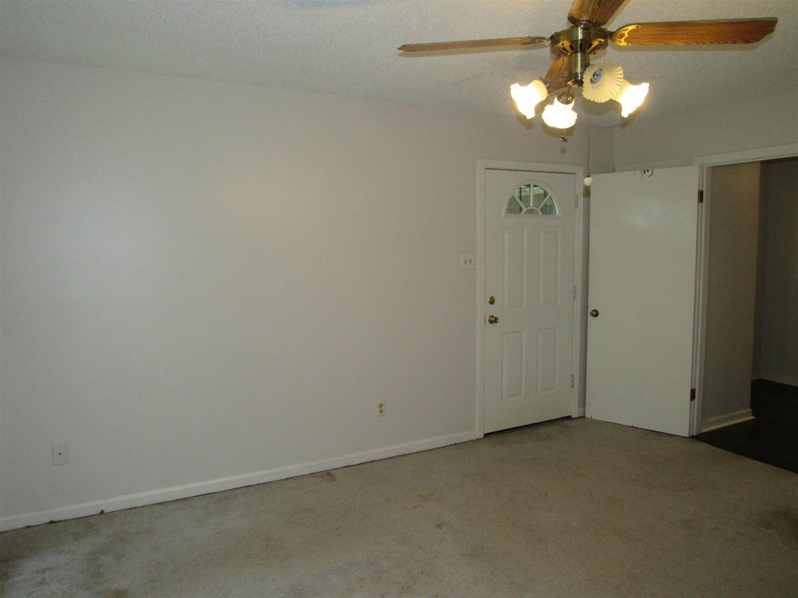 7790 Deer Lake Dr, Unincorporated, TN 38053