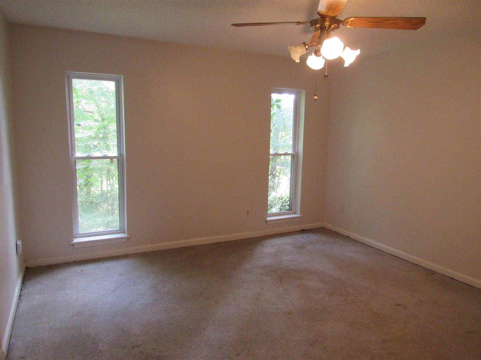 7790 Deer Lake Dr, Unincorporated, TN 38053