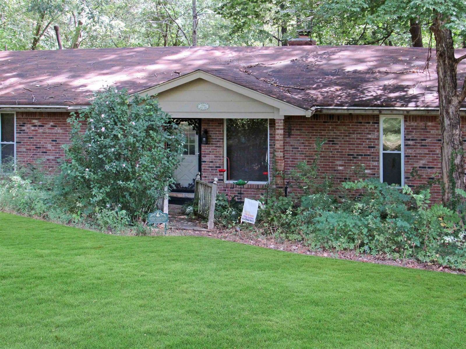 7790 Deer Lake Dr, Unincorporated, TN 38053