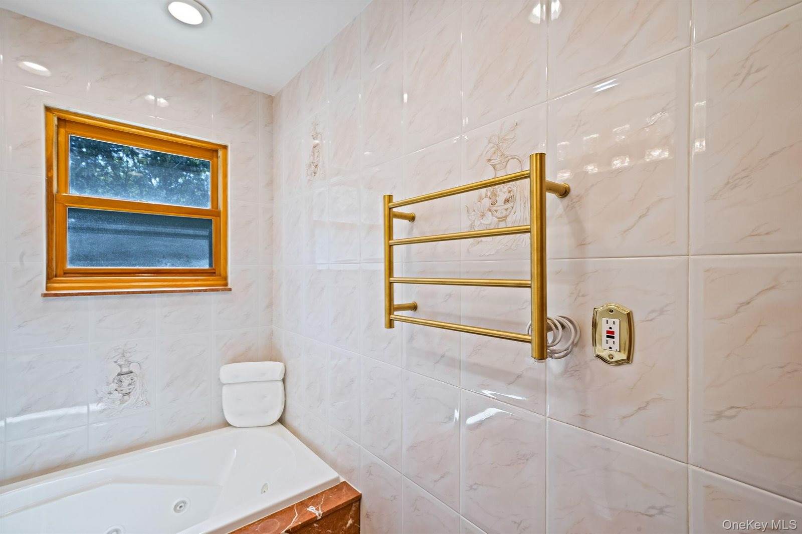 6002 80th Avenue, New York, NY 11385