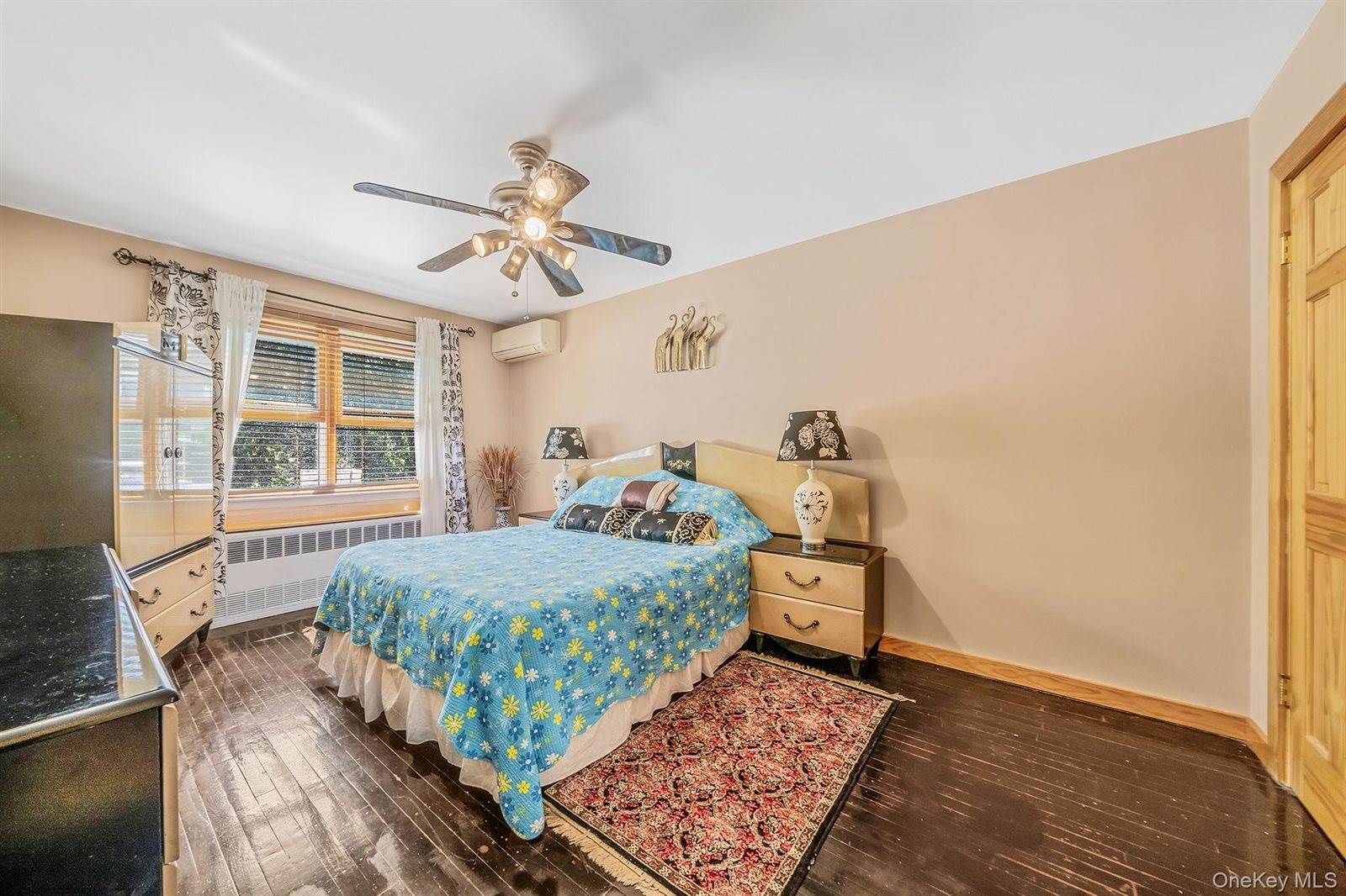 6002 80th Avenue, New York, NY 11385