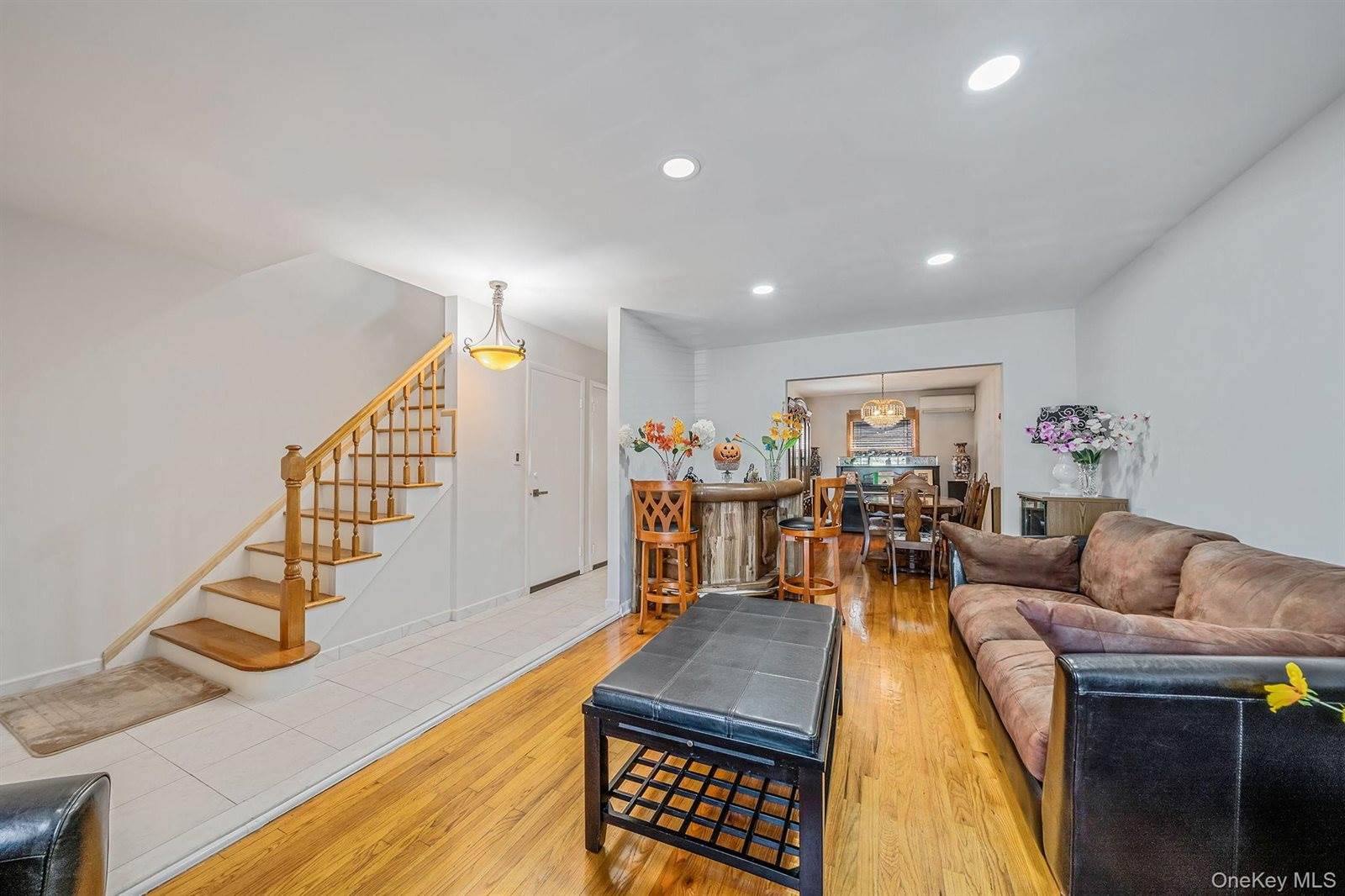 6002 80th Avenue, New York, NY 11385