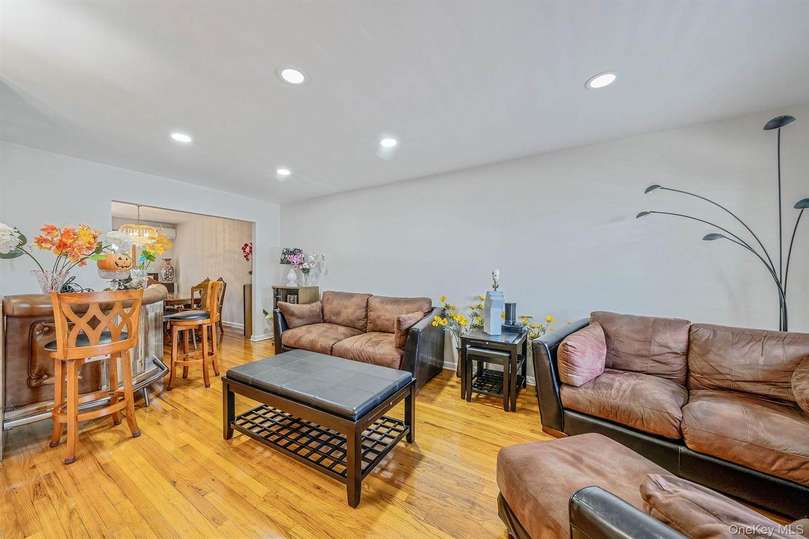 6002 80th Avenue, New York, NY 11385