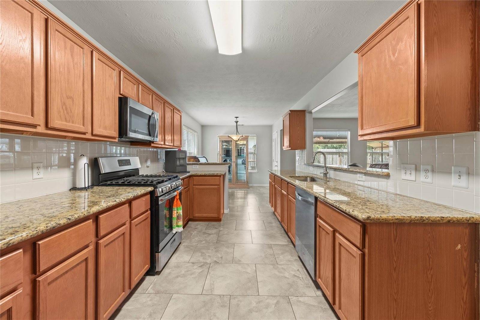 18718 Forest Deer Road, Houston, TX 77084