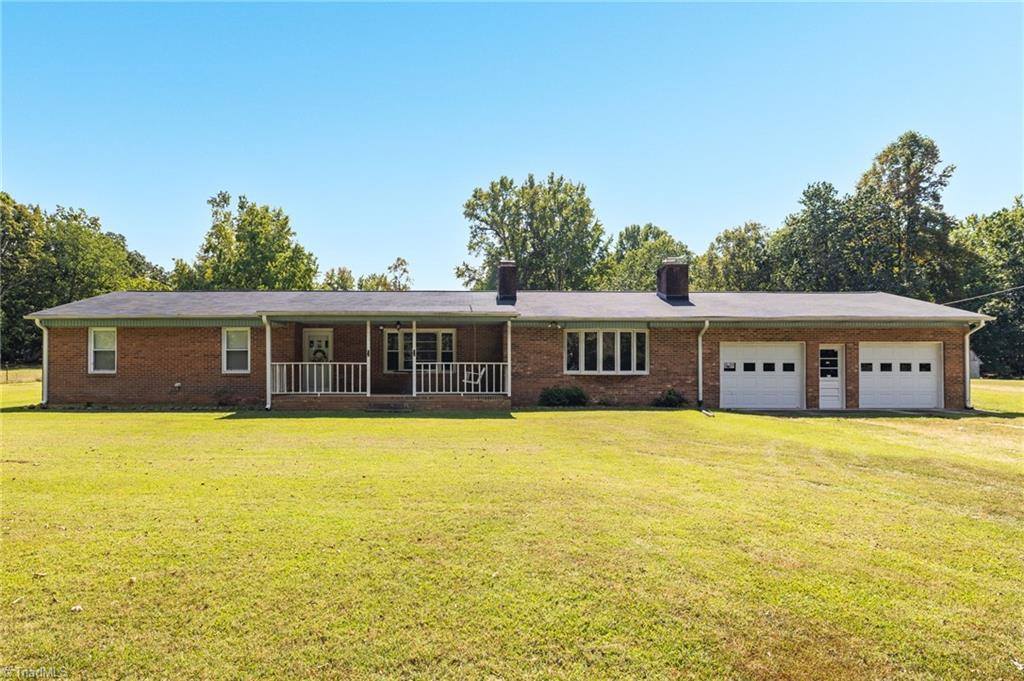 2176 Old Hollow Road, Walkertown, NC 27051