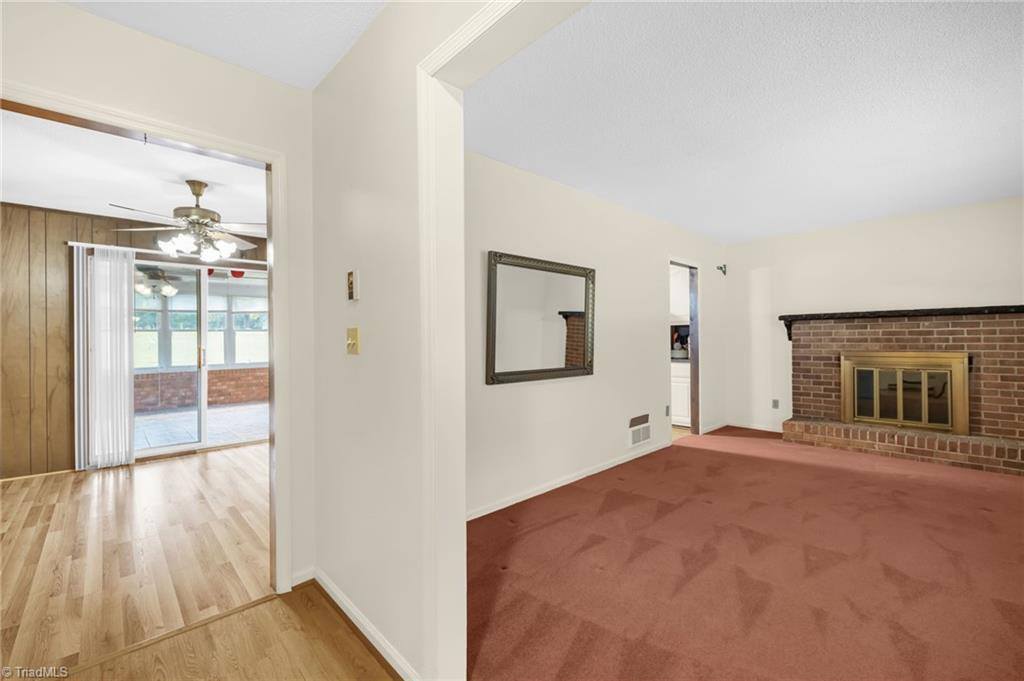 2176 Old Hollow Road, Walkertown, NC 27051