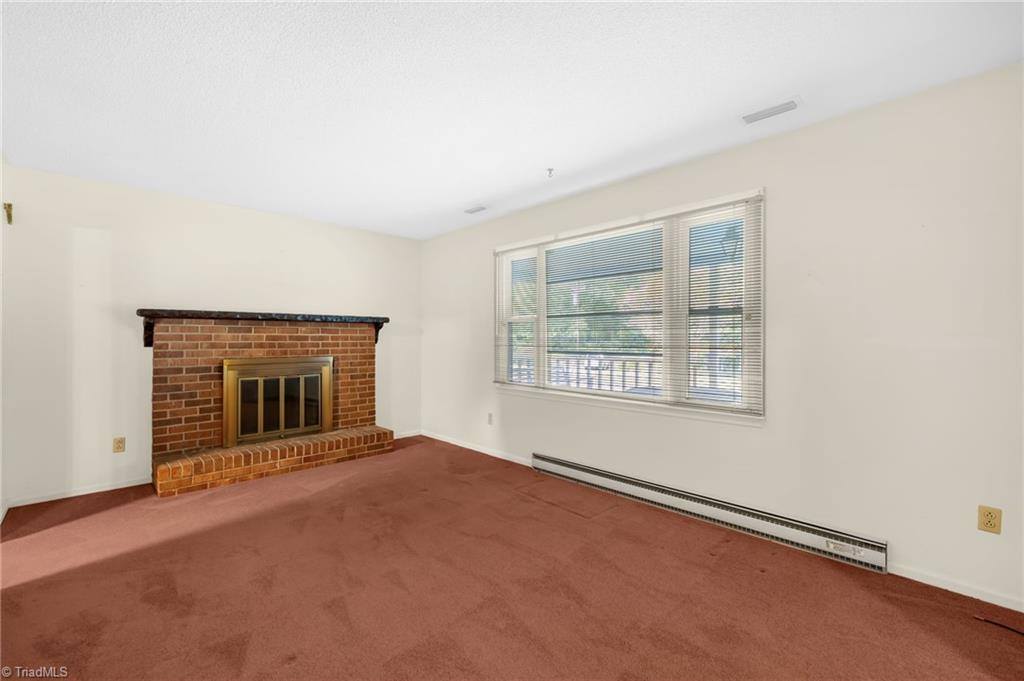 2176 Old Hollow Road, Walkertown, NC 27051