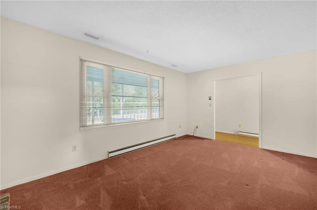 2176 Old Hollow Road, Walkertown, NC 27051