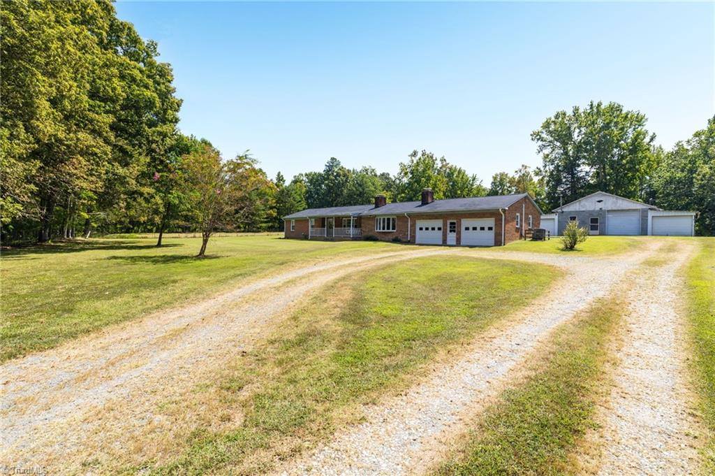 2176 Old Hollow Road, Walkertown, NC 27051