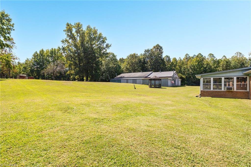 2176 Old Hollow Road, Walkertown, NC 27051