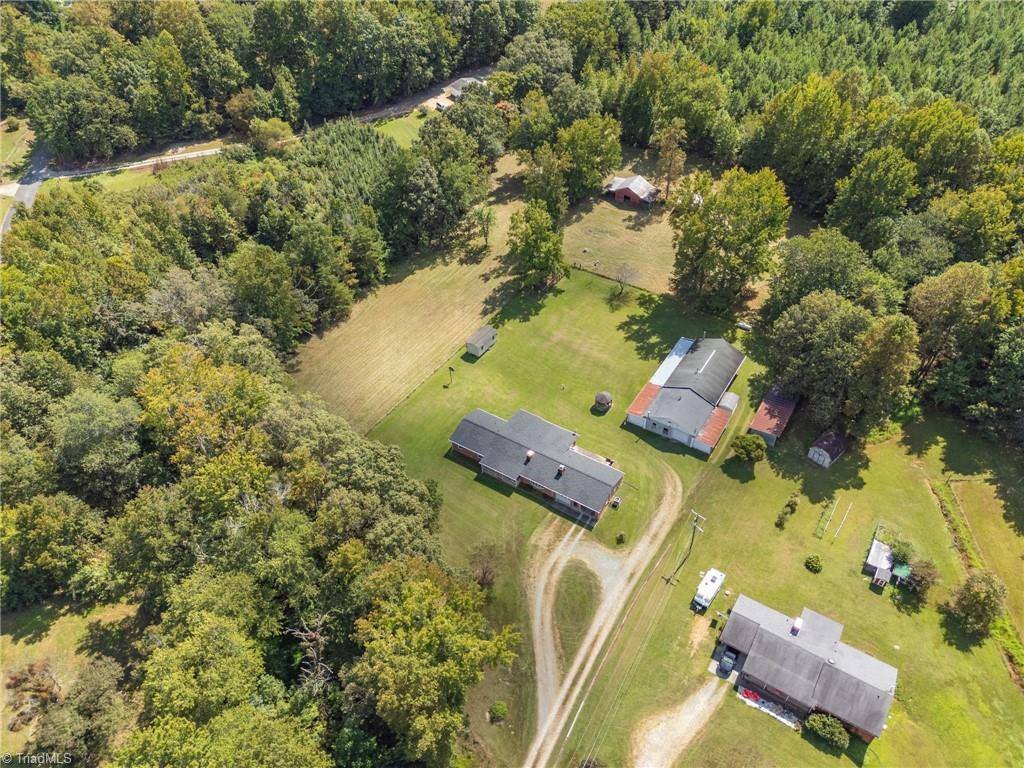 2176 Old Hollow Road, Walkertown, NC 27051
