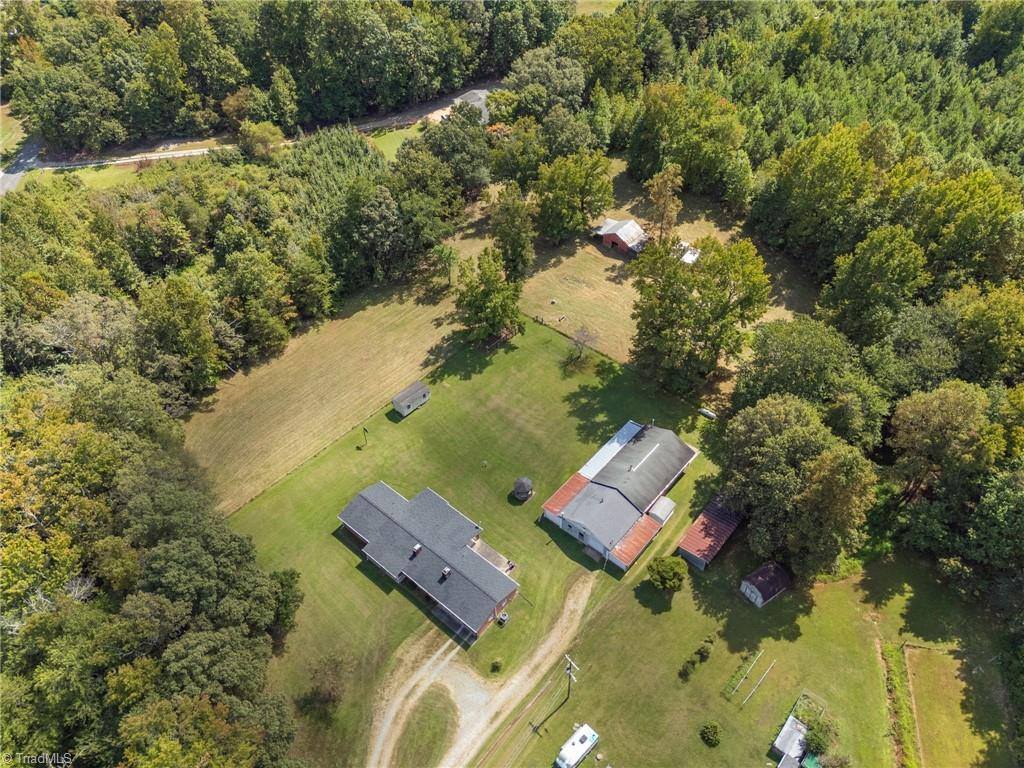 2176 Old Hollow Road, Walkertown, NC 27051