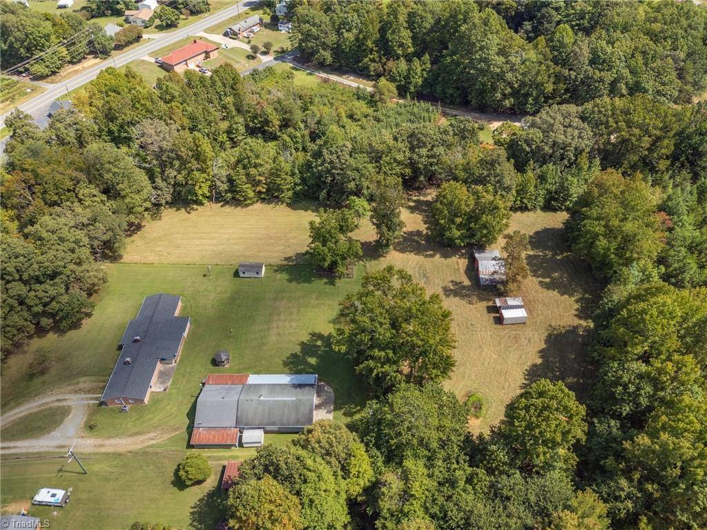 2176 Old Hollow Road, Walkertown, NC 27051