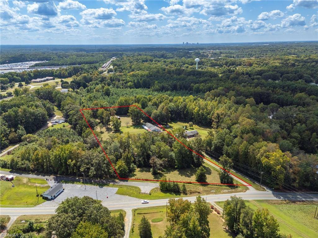 2176 Old Hollow Road, Walkertown, NC 27051