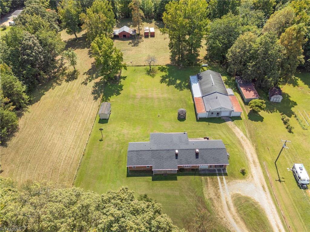 2176 Old Hollow Road, Walkertown, NC 27051