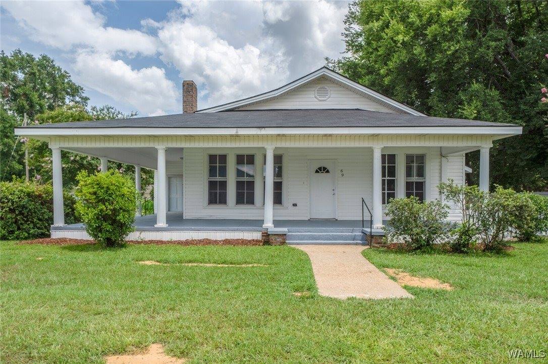 69 2nd Avenue, Moundville, AL 35474