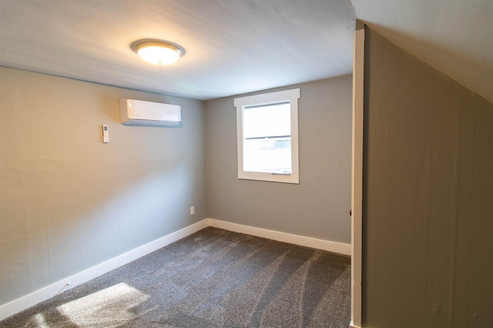 115 Pleasant Street, Dexter, ME 04930