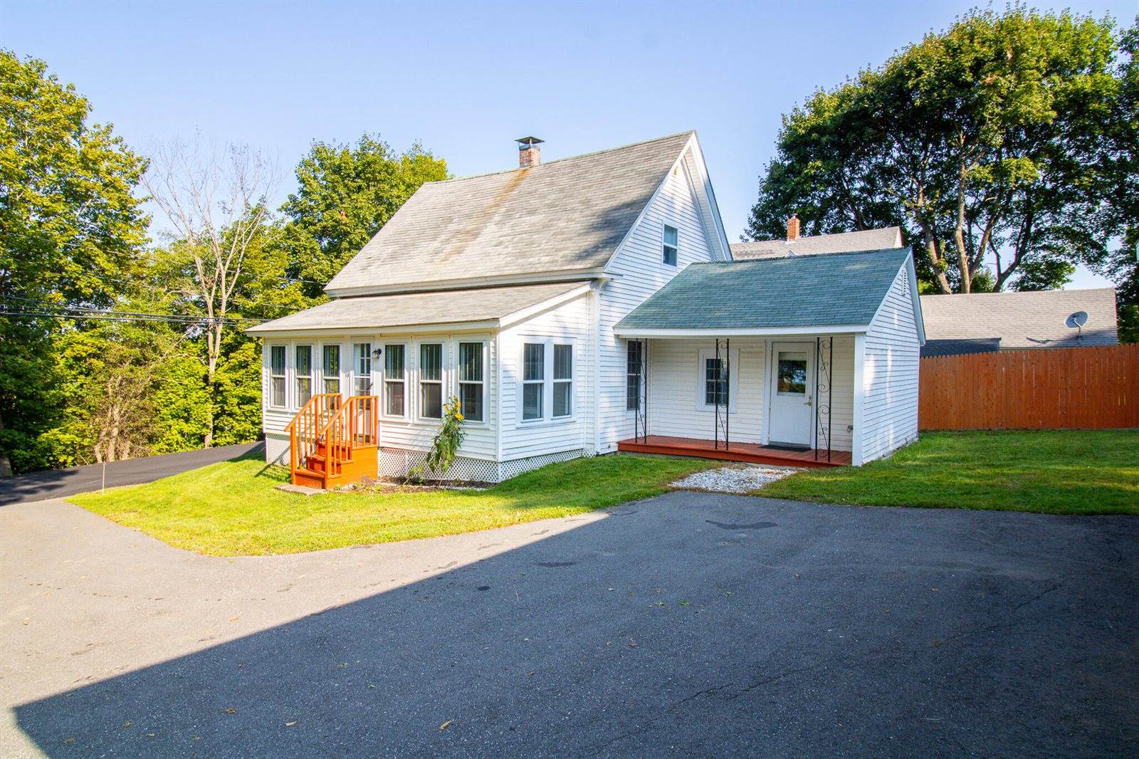115 Pleasant Street, Dexter, ME 04930