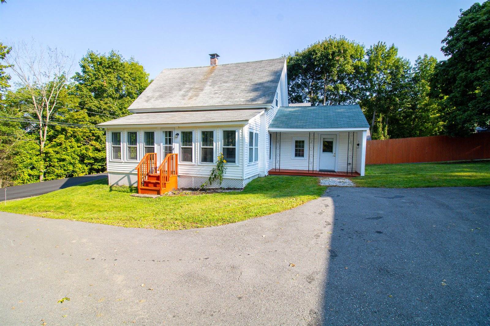 115 Pleasant Street, Dexter, ME 04930