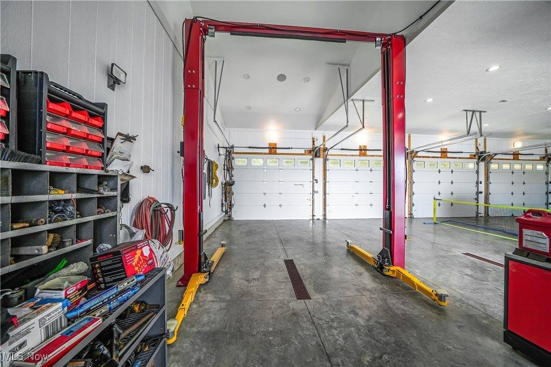 16986 Headland Avenue, Lake Milton, OH 44429