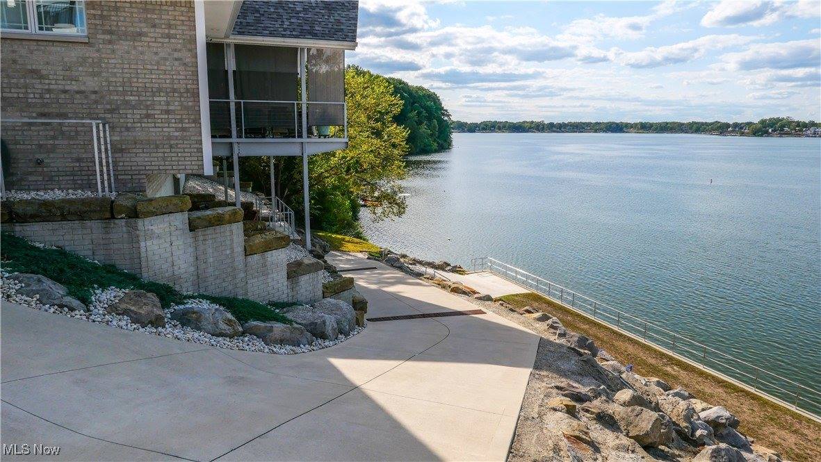16986 Headland Avenue, Lake Milton, OH 44429