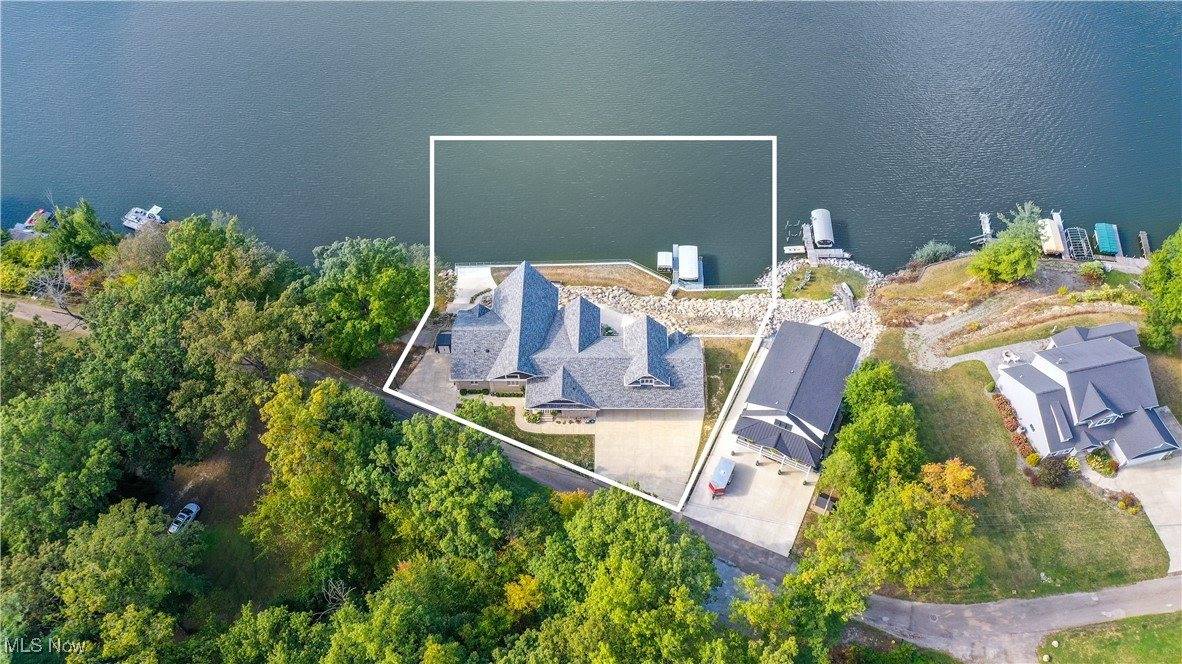 16986 Headland Avenue, Lake Milton, OH 44429