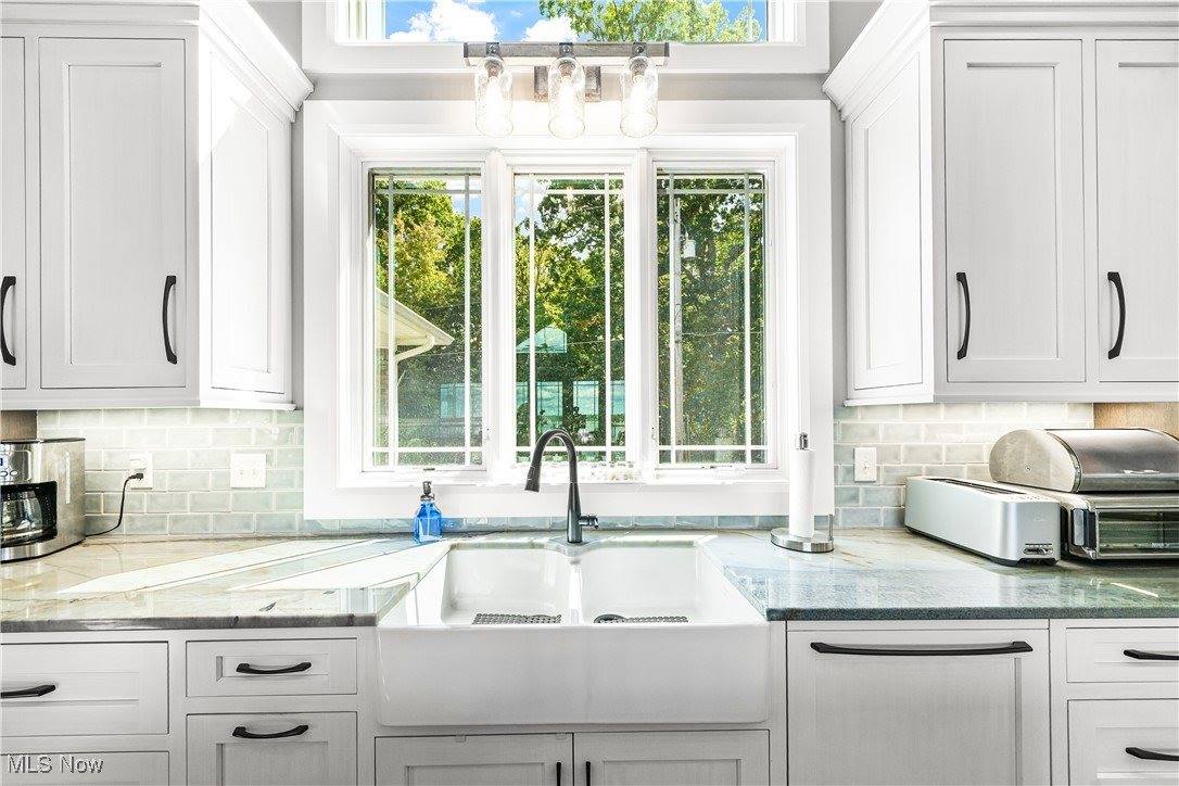 16986 Headland Avenue, Lake Milton, OH 44429