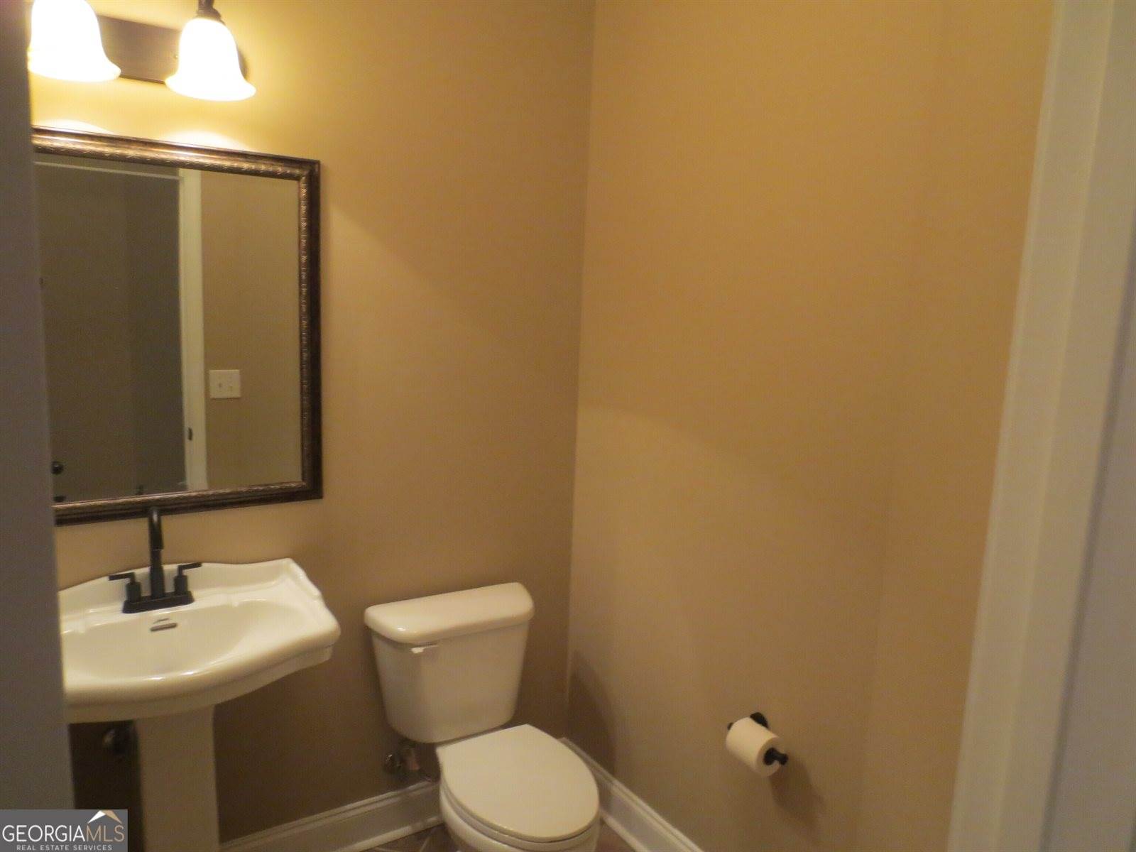 2026 Pin Oak Terrace, Bonaire, GA 31005