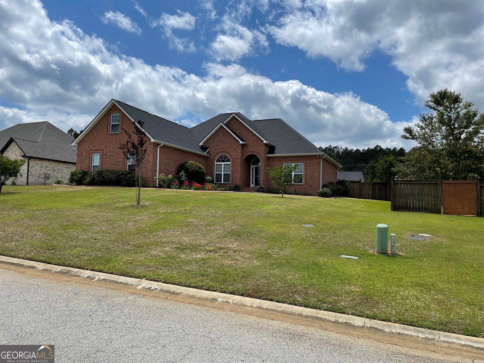 2026 Pin Oak Terrace, Bonaire, GA 31005