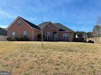 2026 Pin Oak Terrace, Bonaire, GA 31005