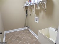 2026 Pin Oak Terrace, Bonaire, GA 31005