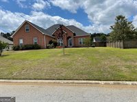 2026 Pin Oak Terrace, Bonaire, GA 31005