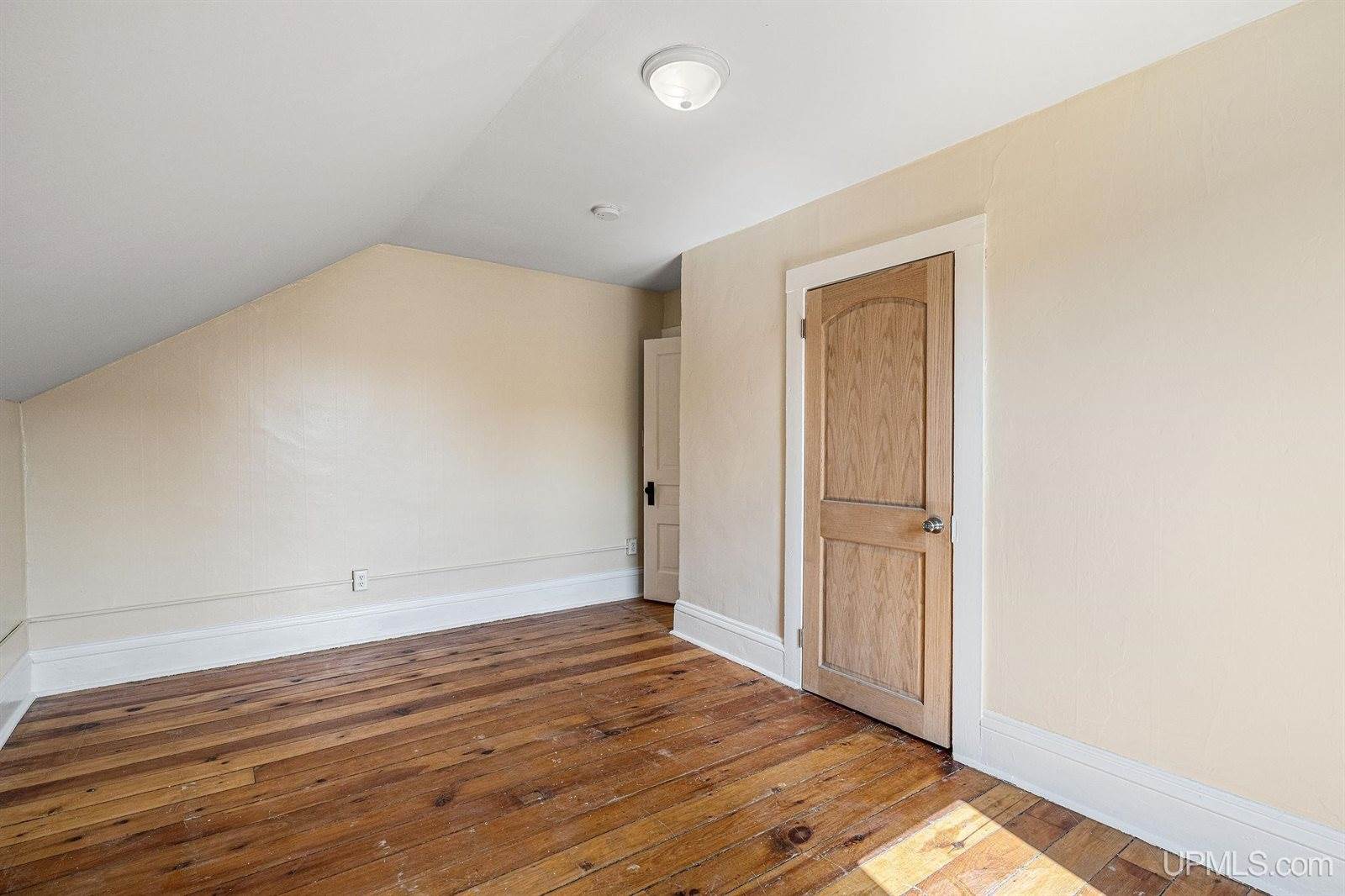 120 E Main Street, Negaunee, MI 49866