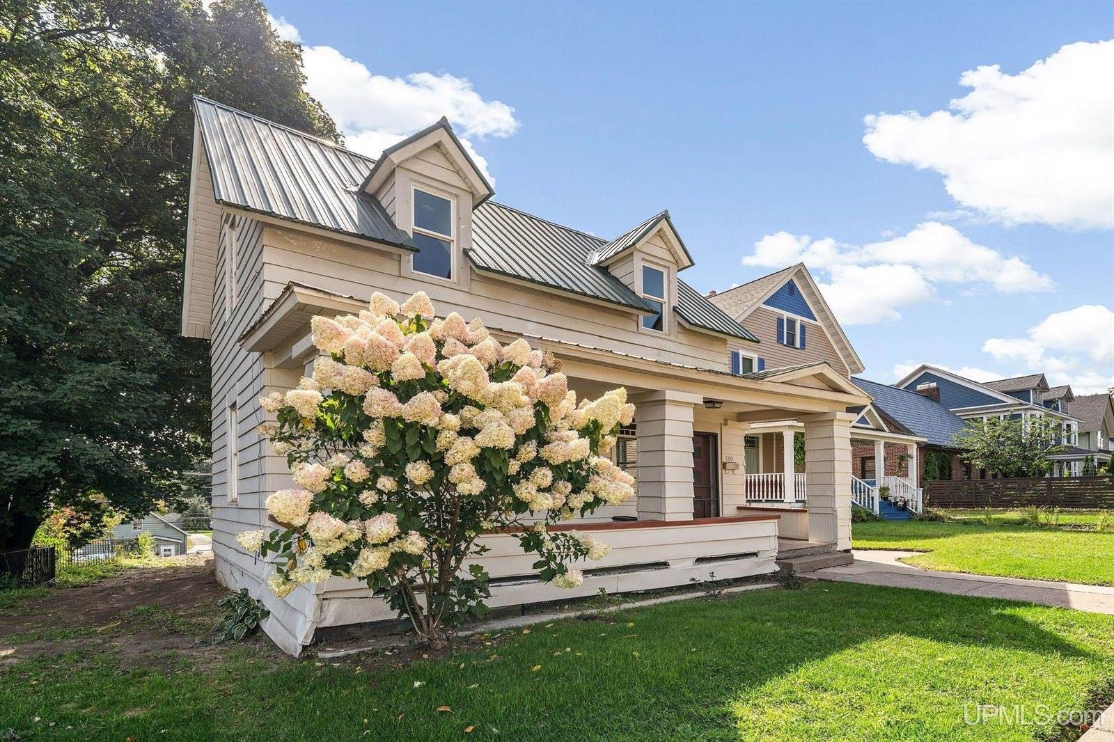 120 E Main Street, Negaunee, MI 49866