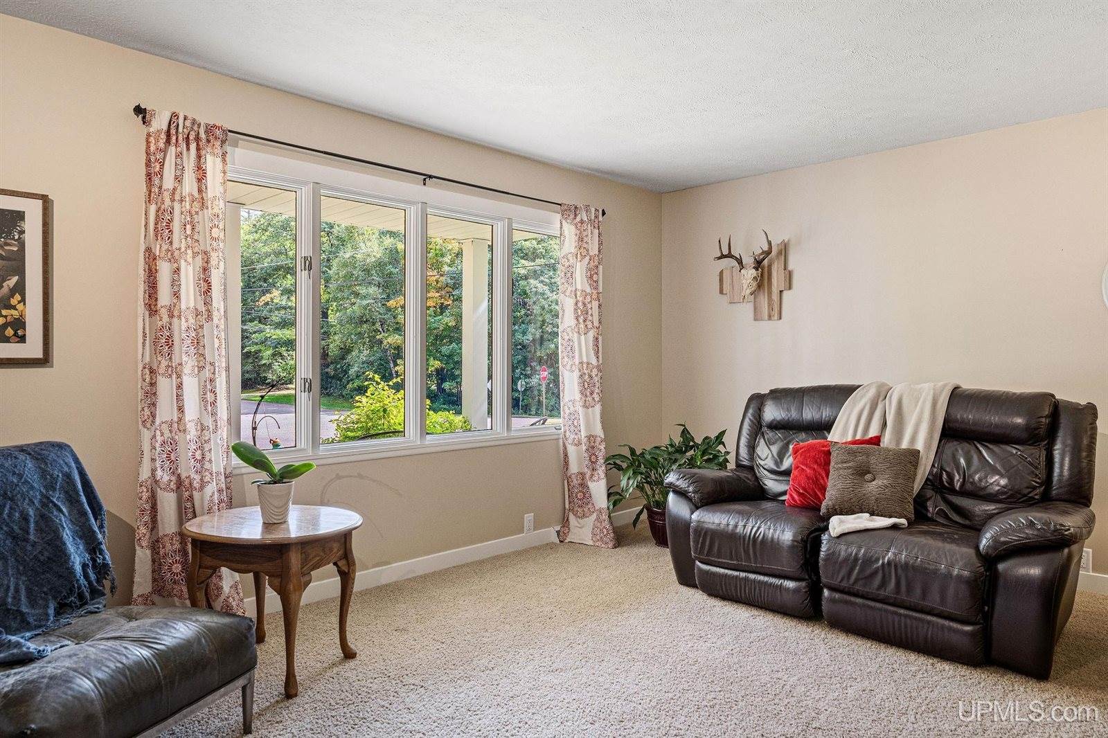 23 Horseshoe Lake Circle, Negaunee, MI 49866