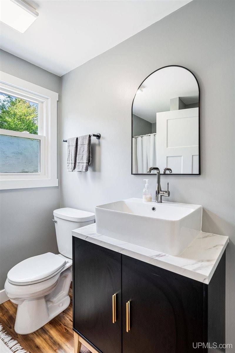 23 Horseshoe Lake Circle, Negaunee, MI 49866